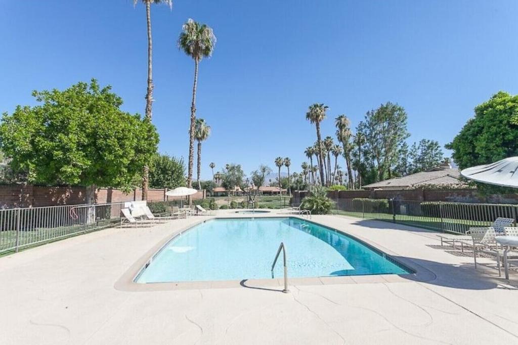 Private Country Club Condo On Awesome Golf Course! Palm Desert Exterior photo